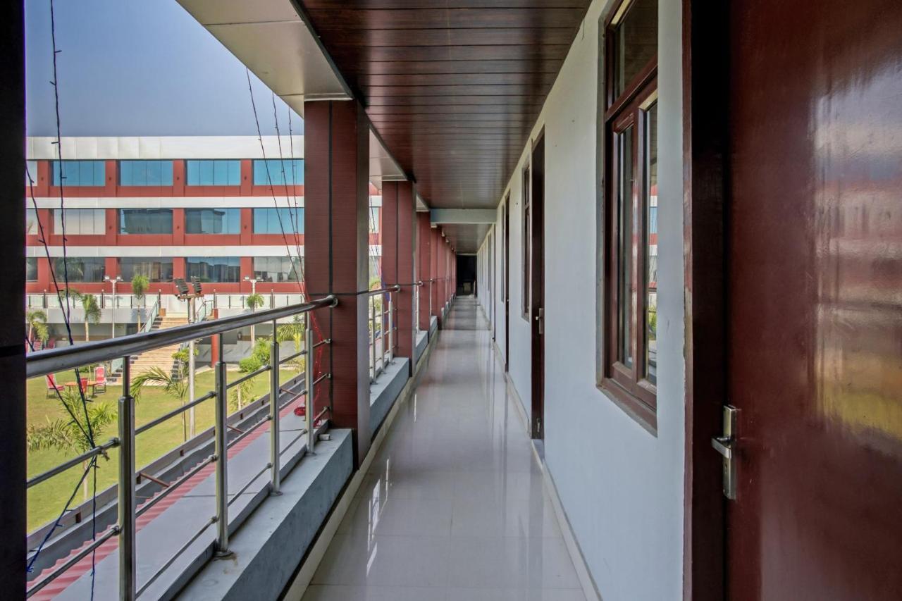Oyo 62241 Swastik Garden Otel Dhāmpur Dış mekan fotoğraf