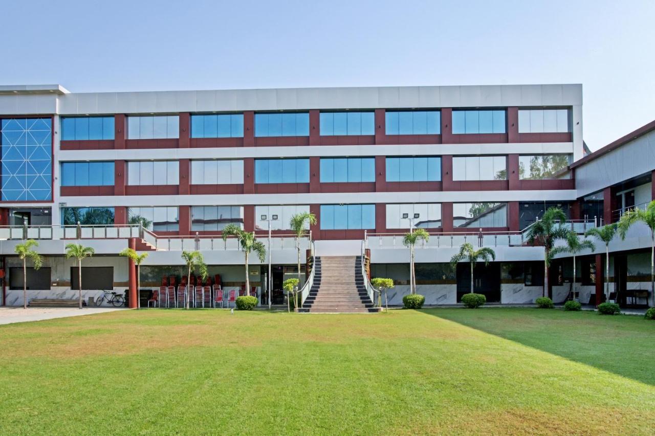 Oyo 62241 Swastik Garden Otel Dhāmpur Dış mekan fotoğraf